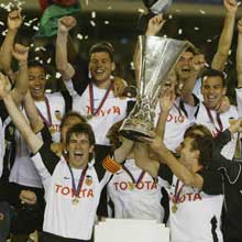 Il Valencia festeggia la conquista della Coppa UEFA
